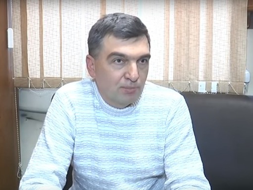 «Батарея электромобиля Tesla заряжается за 75 минут, моя – за 20»