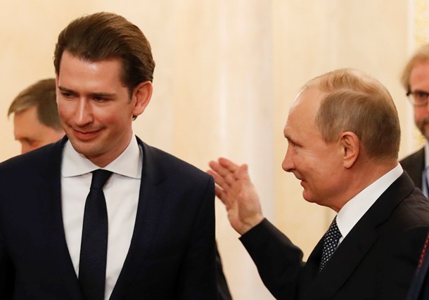 Фан-клуб Путина. ЕС снижает противостояние РоссииСюжет