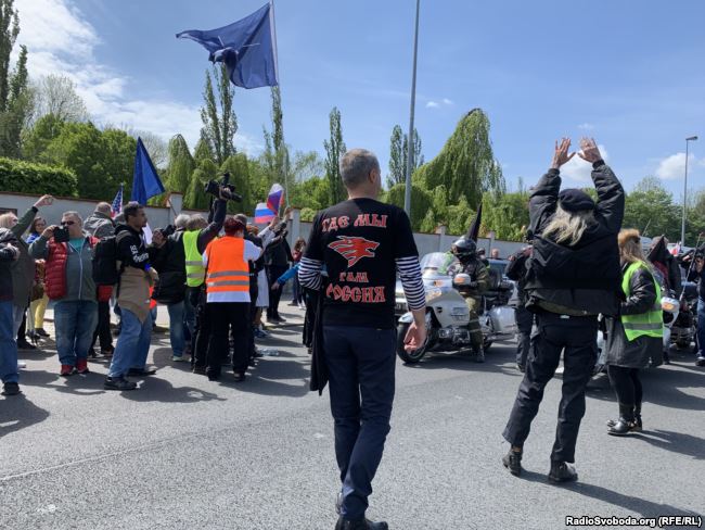 Байкеры Путина проникли в Европу без Хирурга, их встретили протестами (фото)