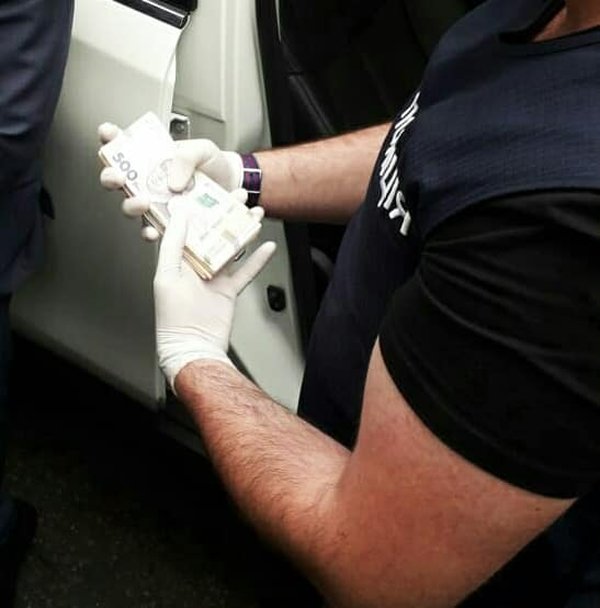 В Одессе на взятке задержали помощника Надежды Савченко: все подробности (фото)