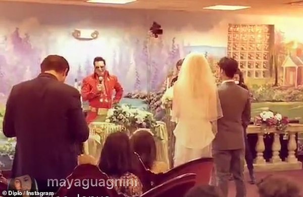 Звезда Игры престолов Софи Тернер вышла замуж (фото, видео)