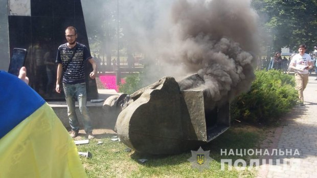 Через знесення бюста Жукова в Харкові поліція відкрила справу