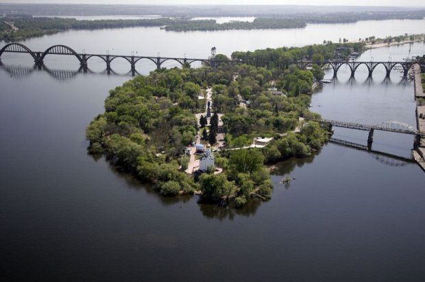 Де погуляти у Дніпрі: дивовижні місця, які варто відвідати кожному