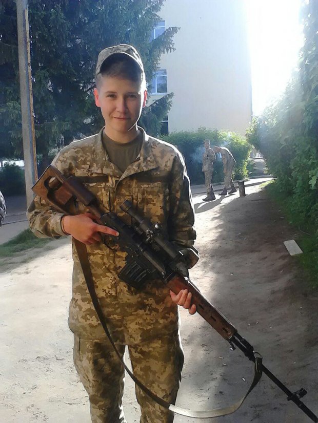 Девять опавших роз: истории украинок, погибших на Донбассе