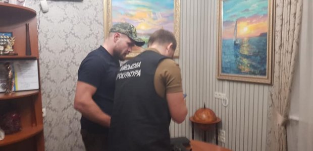 Довірені особи Зеленського вимагали у чоловіка понад півмільйона доларів за посаду