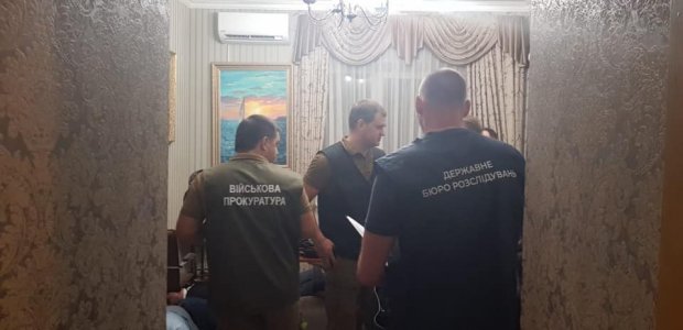 Довірені особи Зеленського вимагали у чоловіка понад півмільйона доларів за посаду