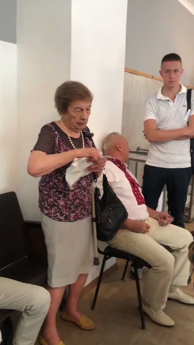 Фанати Гандона і їж-бюлетень-челендж: вибори Верховної Ради 2019 у жартах та приколах
