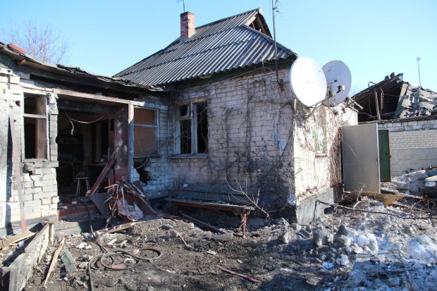 Головні новини 24 лютого: теракт проти мирних жителів на Донбасі й масові марші памяті Нємцова