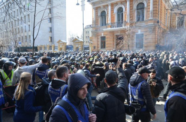 Головні новини 9 березня: Акції проти Гладковських і російський поет Шевченко у Криму