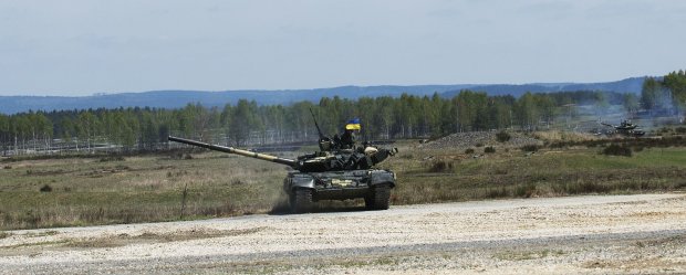 Львівський бронетанковий завод серійно модернізовуватиме танки Т-64: потужні фото та відео