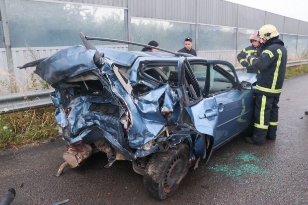Маршрутка з легковиком зіткнулися на Київщині: 3 загиблих, 17 постраждалих