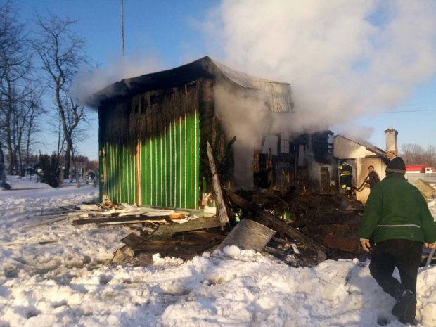 На Буковині згоріла деревяна церква