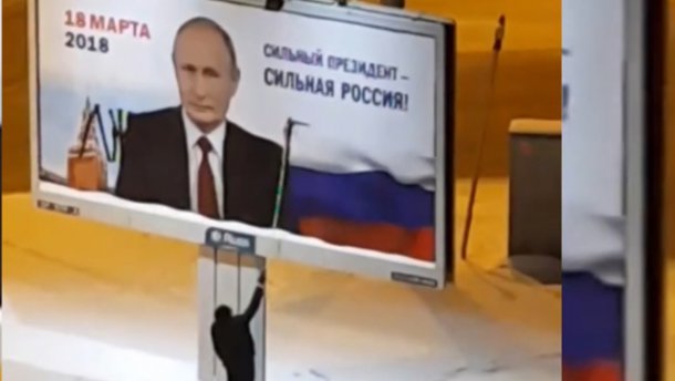 Найсмішніші меми тижня: скандальна Смерть Сталіна та локшина від російської пропаганди