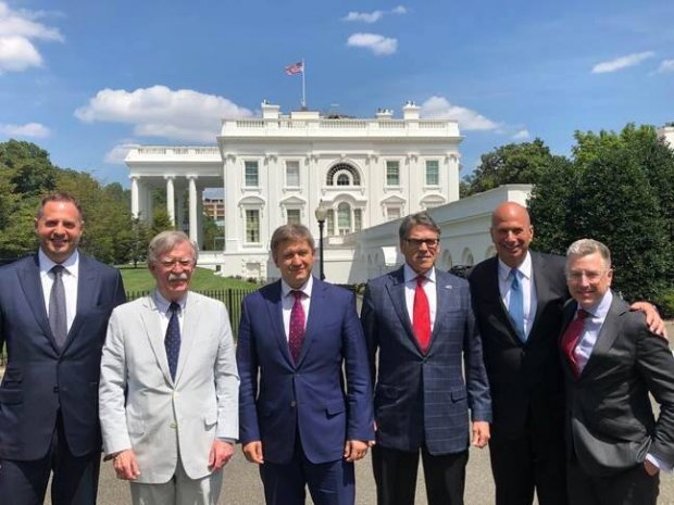 Не хочеться будувати стосунки як жертва, постійно щось просити, – Данилюк про відносини із США