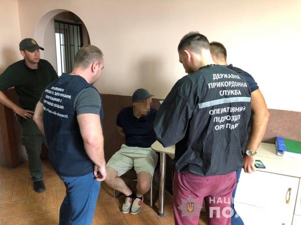 Іноземець намагався продати українок у сексуальне рабство: фото та відео