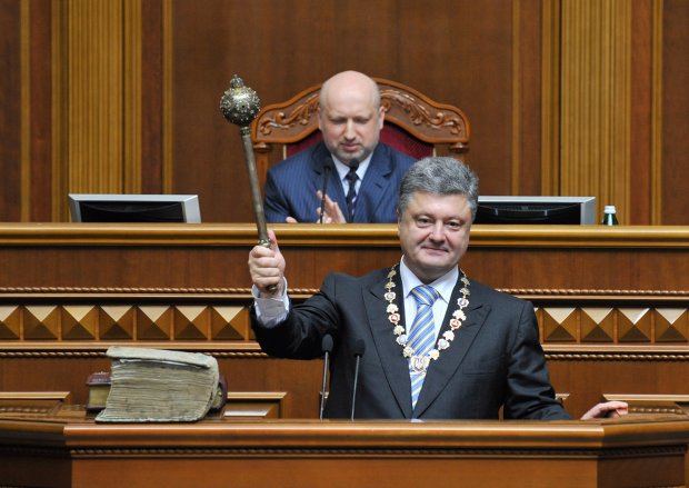 Олігарх з комплексом меншовартості: 20 років політичних сальто Порошенка