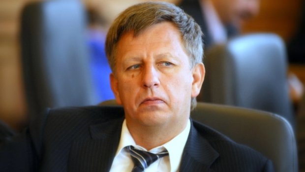 Парламентська більшість без вагань зніме недоторканність з Порошенка, – Гнап