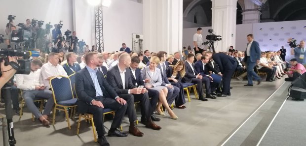 Партія Українська стратегія іде на парламентські вибори: хто увійшов до списку