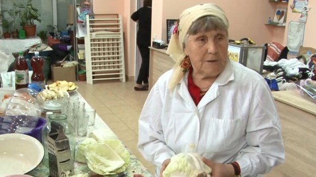 Пенсіонери з Черкас зробили неймовірний подарунок для бійців ЗСУ: фото та відео