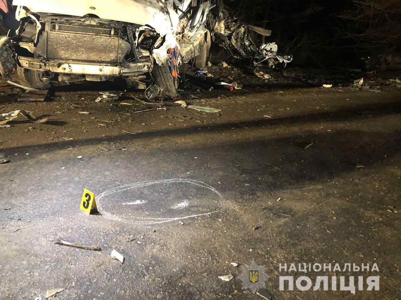 Под Одессой столкнулись маршрутка и фура: несколько человек погибли. Фото, видео. ОБНОВЛЕНО
