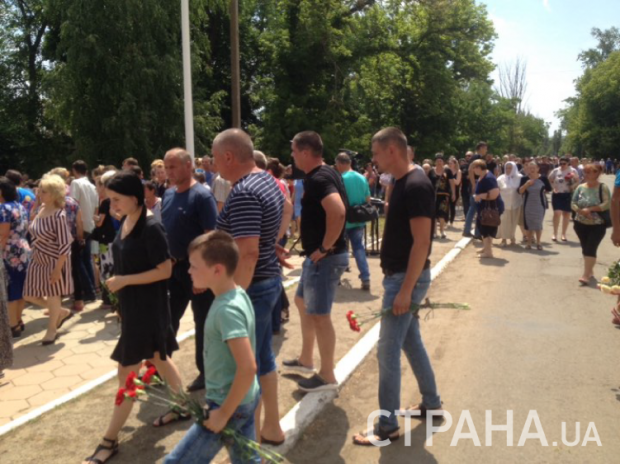 Похорон 11-річної Дарії Лукяненко в Іванівці: фото 18+