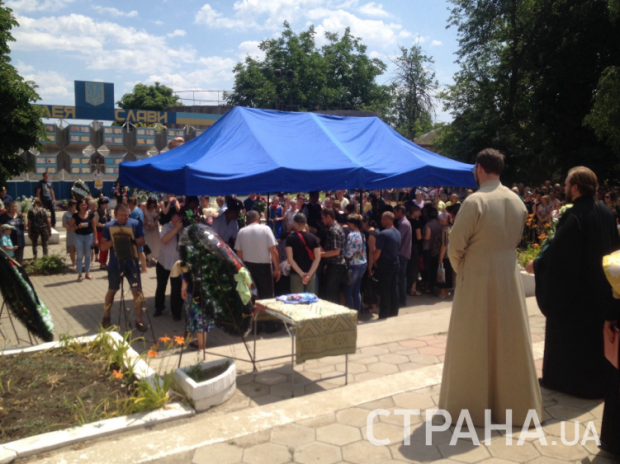 Похорон 11-річної Дарії Лукяненко в Іванівці: фото 18+