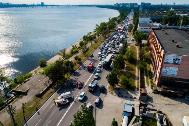 Три авто зіткнулися у Дніпрі: загинули подружня пара та 11-річна дитина