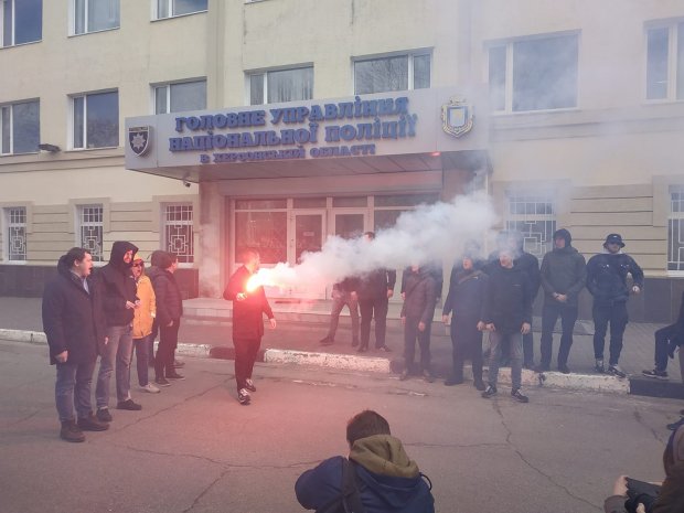 Тут живе вбивця: під будинками Мангера та Рищука вимагали кари за смерть Гандзюк, фото і відео