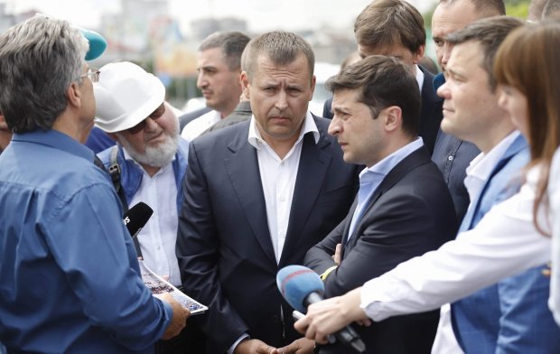 У Дніпрі почали ремонтувати міст, через який сперечалися Зеленський та Філатов