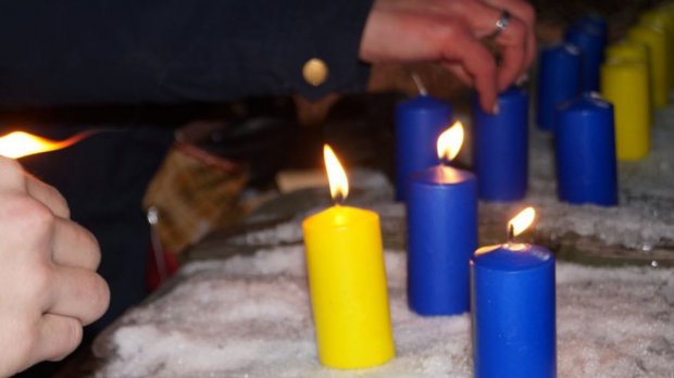 У Дніпрі запалили 242 свічки в пам’ять оборонців Донецького аеропорту