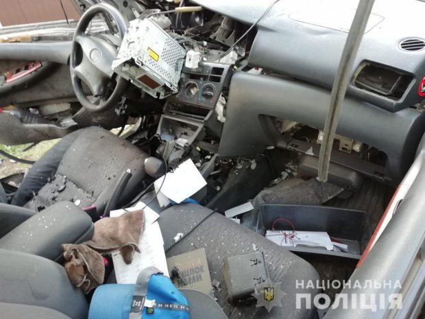 У Харкові підірвали автівку, є важкопоранений: фото