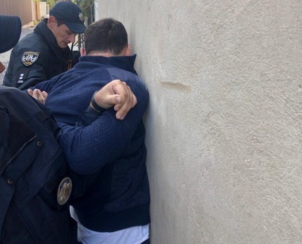 У Києві невідомий чоловік вдарив цеглиною депутата Київради