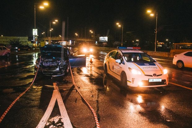 У Києві пяний нацгвардієць на авто намагався втекти від поліції і влетів у таксі