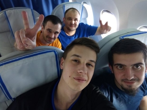 В автозаках співали гімн України, – ексклюзивне інтервю зі звільненим моряком Андрієм Ейдером