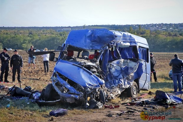 В ДТП на одесской трассе погибли 9 человек: все, что известно сейчас