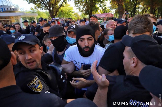 В Одесі провели Марш рівності, не обійшлося без конфліктів: яскраві фото і відео