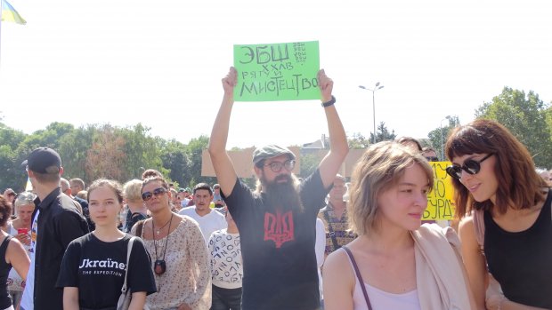 В Одесі влаштували культурний майдан проти звільнення Ройтбурда: вражаючі фото