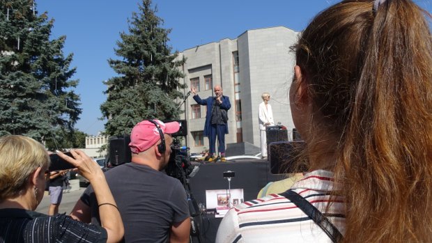 В Одесі влаштували культурний майдан проти звільнення Ройтбурда: вражаючі фото