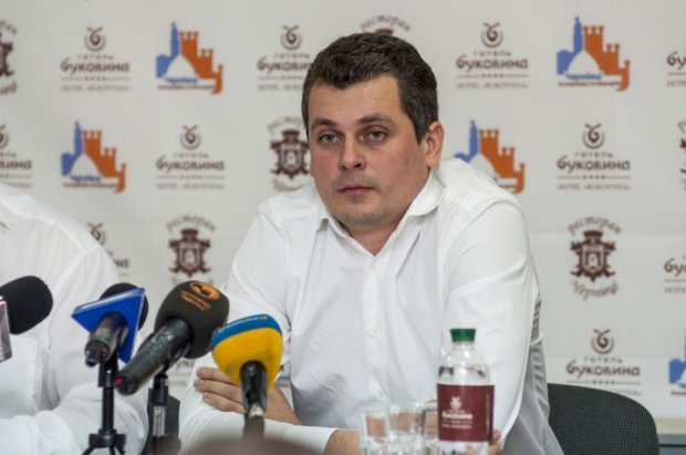 Як отримати мандат: викладач підкупив своїх студентів, аби ті голосували за нього на виборах