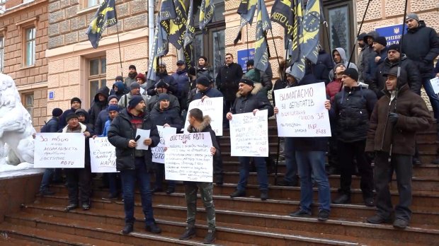 Як пройшла акція протесту євробляхерів у 50-ти містах України: фото з місця подій