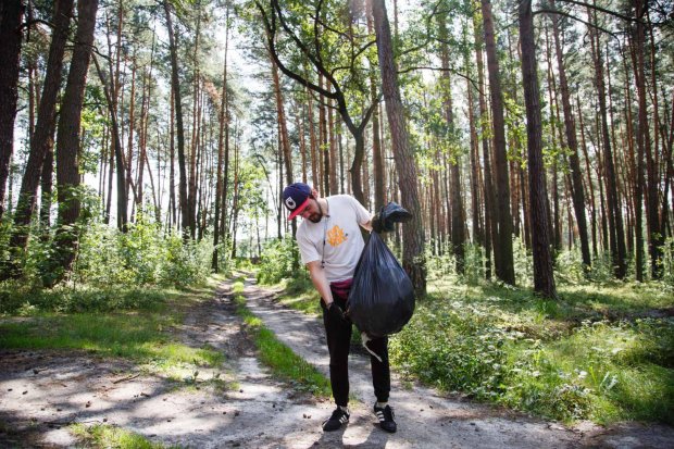 З користю для себе та природи: що таке плогінг і чому це важливо