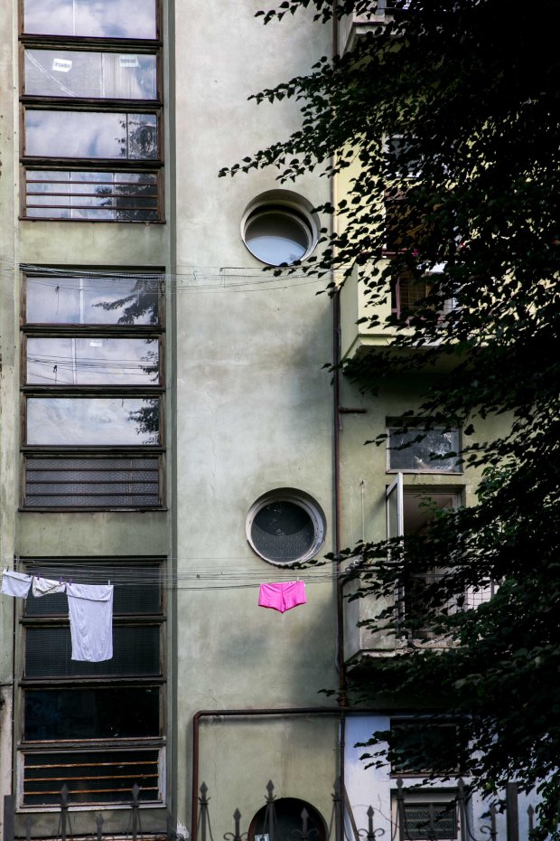 Зразковий модерністичний будинок на Герцена у Львові: зовні і зсередини