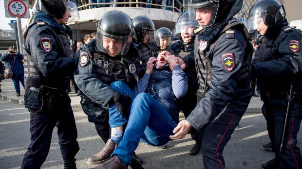 Зверские разгоны митингующих в Москве: что ждет Путина