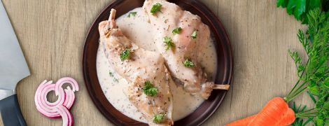 Булочки зі сливами з хрусткою посипкою