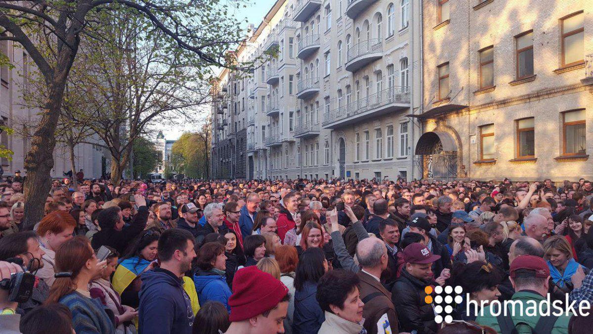 Через год так через год: Порошенко пообещал вернуться на Банковую