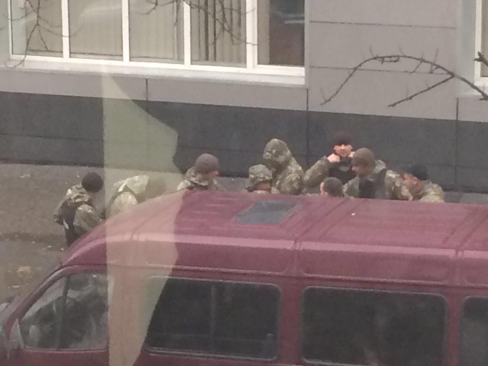 Детективы НАБУ пришли с обыском к сыну Авакова