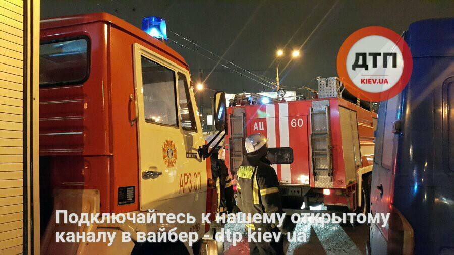 ДТП в Киеве: Один погибший и 9 госпитализированных, среди них дети и беременные женщины
