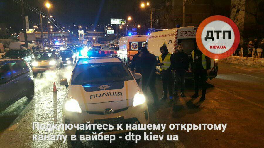 ДТП в Киеве: Один погибший и 9 госпитализированных, среди них дети и беременные женщины