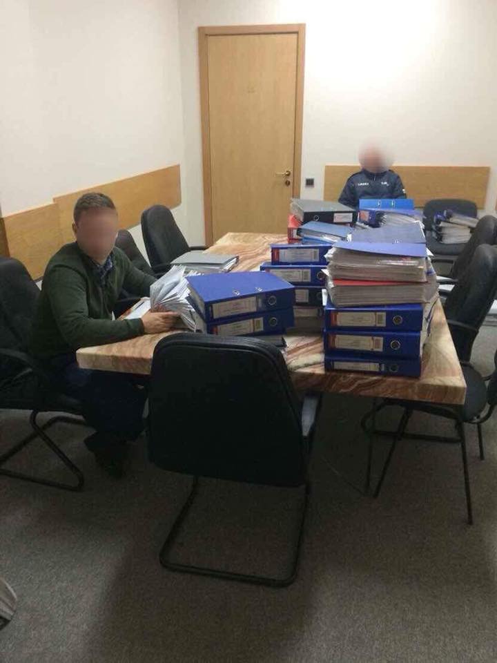 Экс-директора НСК Олимпийский подозревают в растрате 27 млн грн при покупке кресел для Евро-2012