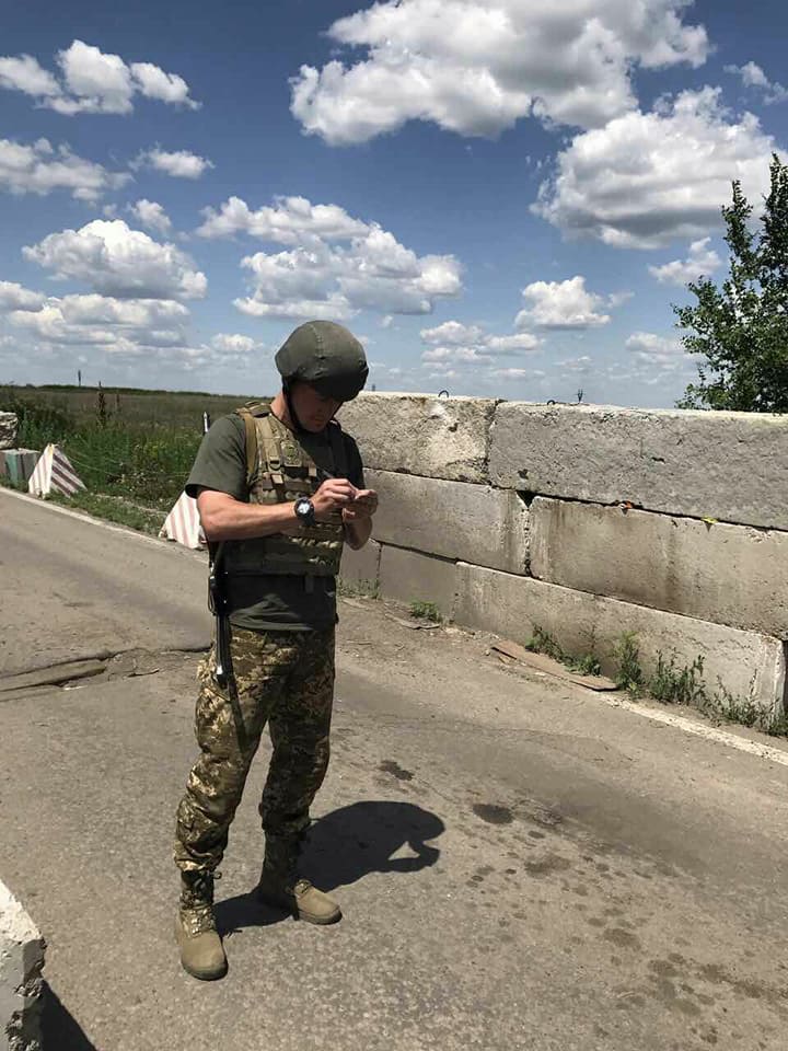 Федецкий, Тлумак и Кополовец сыграли в футбол с бойцами ВСУ в пригороде оккупированного Донецка